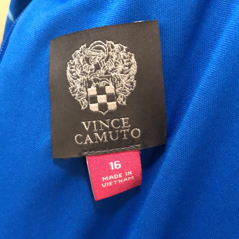 Vince Camuto off v-neck, pretty scrunched shirt sleeves fit & flare dress - Picture 7 of 15